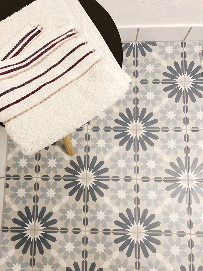 Revoir Paris – La Madeleine Decoro Syrah Bleu 20×20 Non Rettificato Matt Sp. 8 mm – VVS2020_040